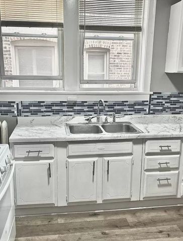 8017 S Maryland Avenue, Chicago, IL 60619