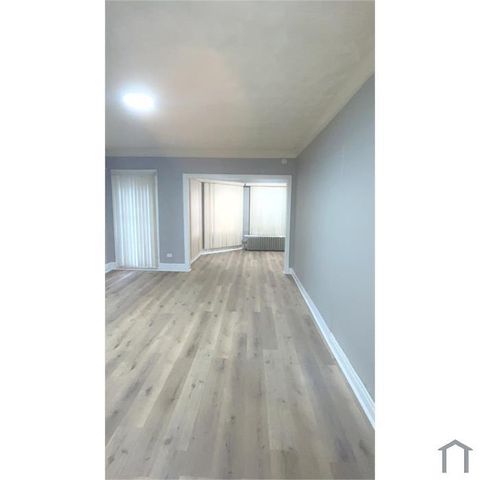 8017 S Maryland Avenue, Chicago, IL 60619