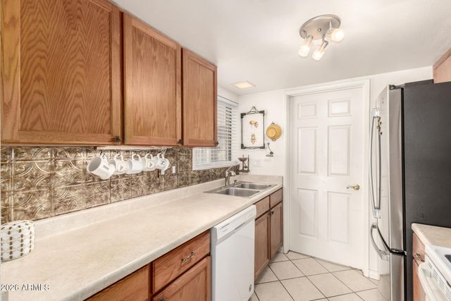 1005 E BERYL Avenue, Phoenix, AZ 85020