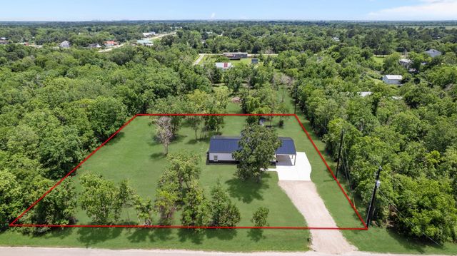 9309 Ave C, Liverpool, TX 77577