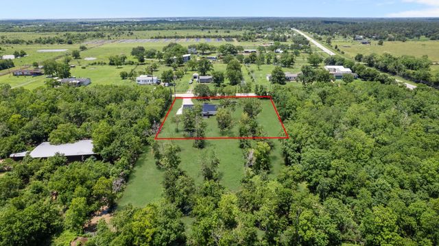 9309 Ave C, Liverpool, TX 77577