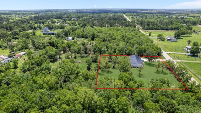 9309 Ave C, Liverpool, TX 77577