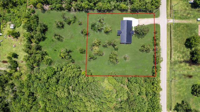 9309 Ave C, Liverpool, TX 77577