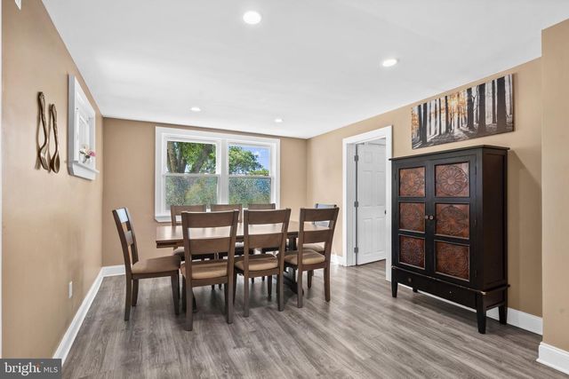 2304 BALDWIN RUN DR, Aston, PA 19014