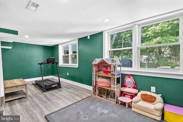 2304 BALDWIN RUN DR, Aston, PA 19014