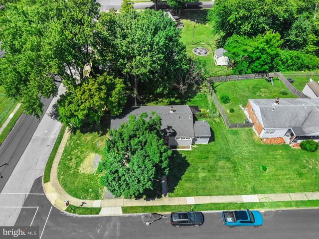 2304 BALDWIN RUN DR, Aston, PA 19014