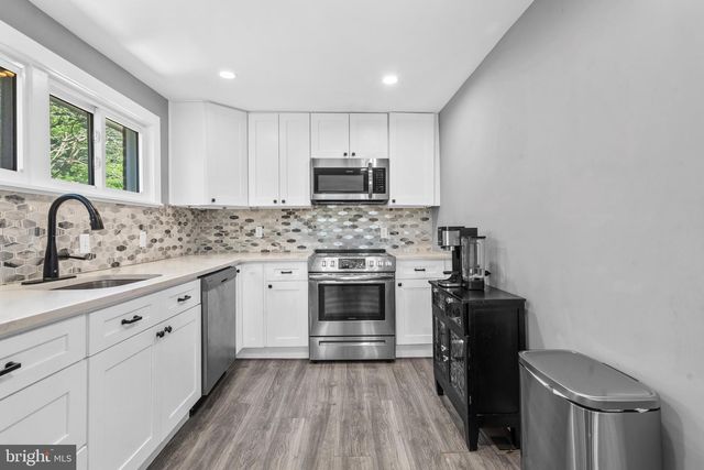 2304 BALDWIN RUN DR, Aston, PA 19014
