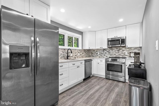 2304 BALDWIN RUN DR, Aston, PA 19014