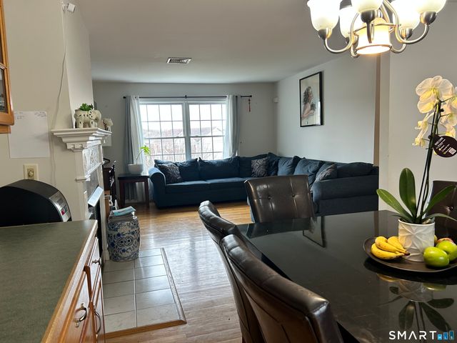 39 Asia Circle, Bridgeport, CT 06610