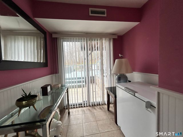 39 Asia Circle, Bridgeport, CT 06610