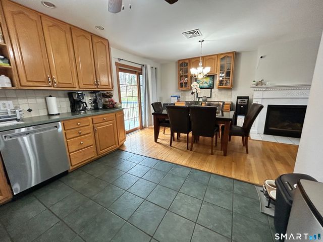 39 Asia Circle, Bridgeport, CT 06610