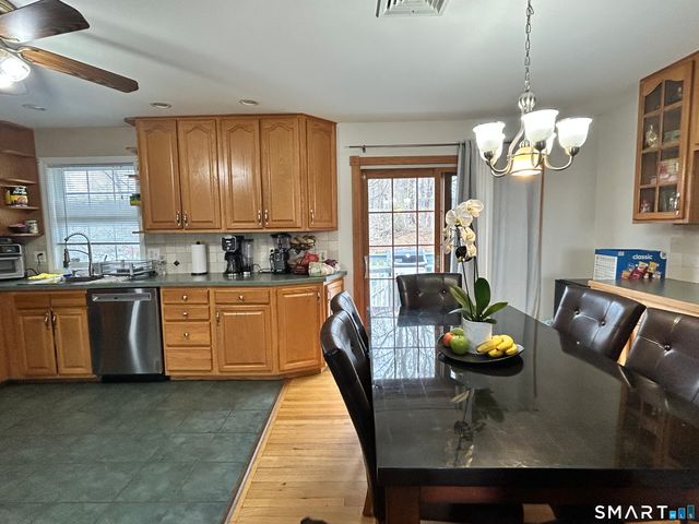 39 Asia Circle, Bridgeport, CT 06610