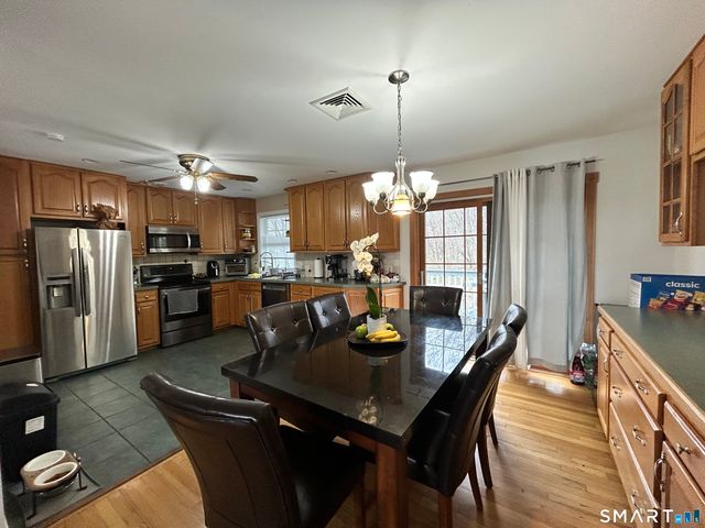 39 Asia Circle, Bridgeport, CT 06610