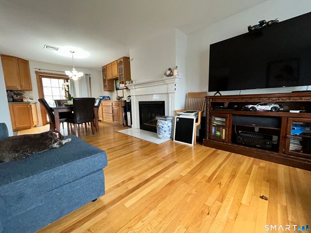 39 Asia Circle, Bridgeport, CT 06610