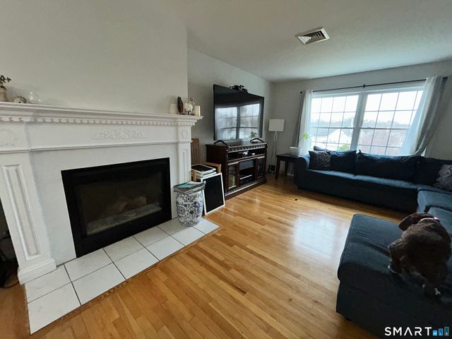 39 Asia Circle, Bridgeport, CT 06610