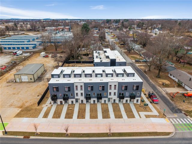 836 SE 8th Street, Bentonville, AR 72712