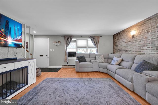 108 S WAYNE ST, Robesonia, PA 19551