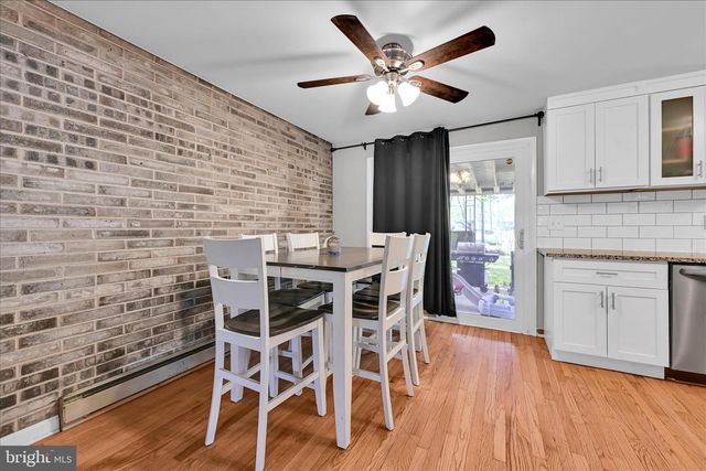 108 S WAYNE ST, Robesonia, PA 19551