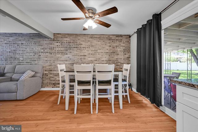 108 S WAYNE ST, Robesonia, PA 19551