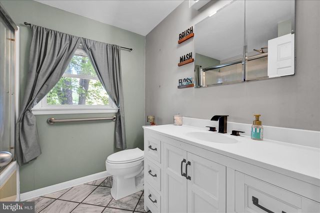 108 S WAYNE ST, Robesonia, PA 19551