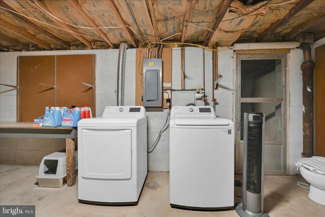 108 S WAYNE ST, Robesonia, PA 19551