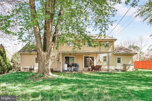 108 S WAYNE ST, Robesonia, PA 19551
