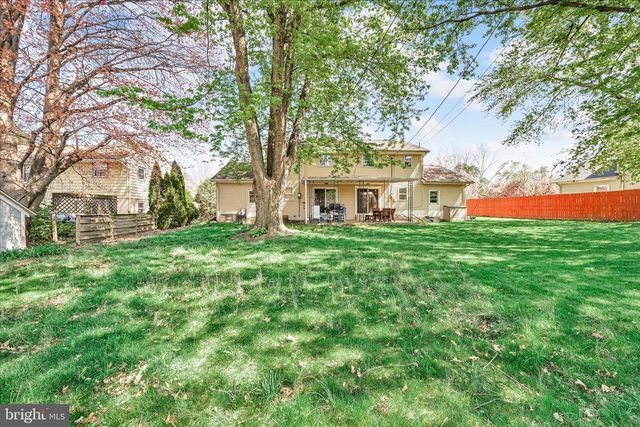 108 S WAYNE ST, Robesonia, PA 19551