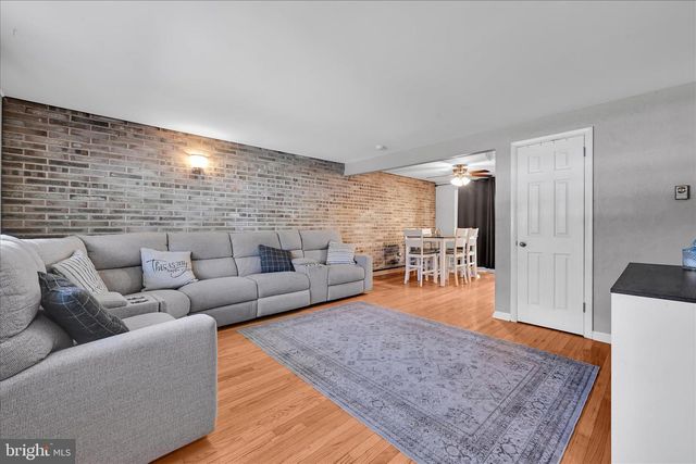 108 S WAYNE ST, Robesonia, PA 19551