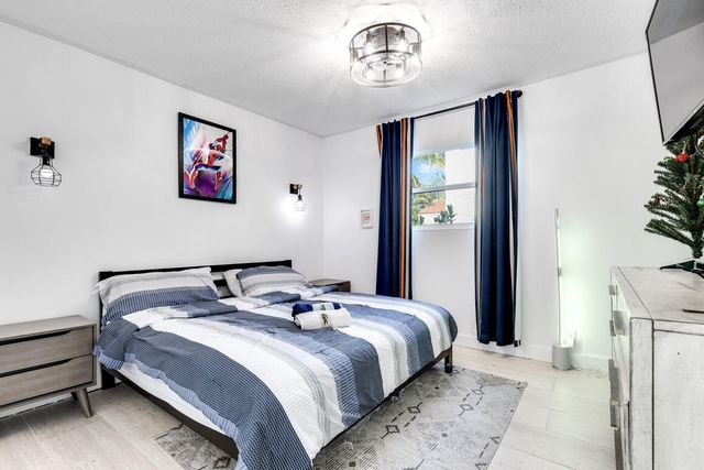726 LYTLE Street, West Palm Beach, FL 33405