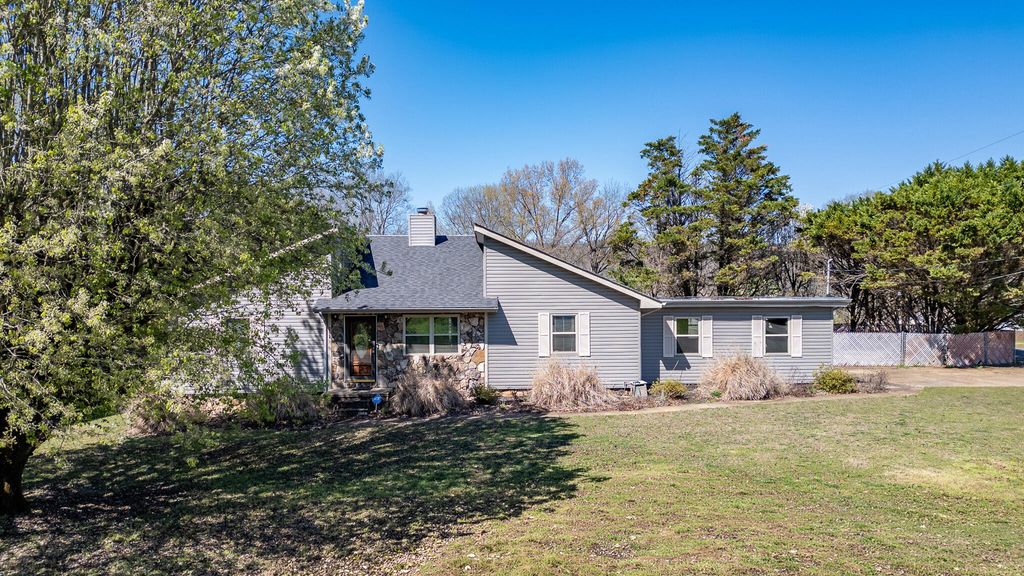 252 Overbrook Drive, Rossville, GA 30741