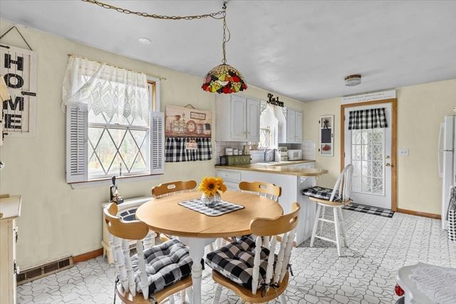 57 Carver Dr, Bridgewater, MA 02324