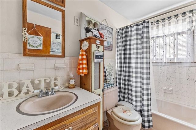 57 Carver Dr, Bridgewater, MA 02324