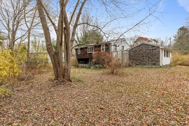 57 Carver Dr, Bridgewater, MA 02324