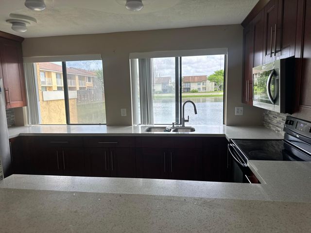 410 NW 214th Street 105, Miami Gardens, FL 33169