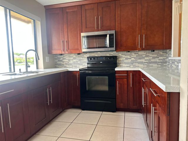 410 NW 214th Street 105, Miami Gardens, FL 33169