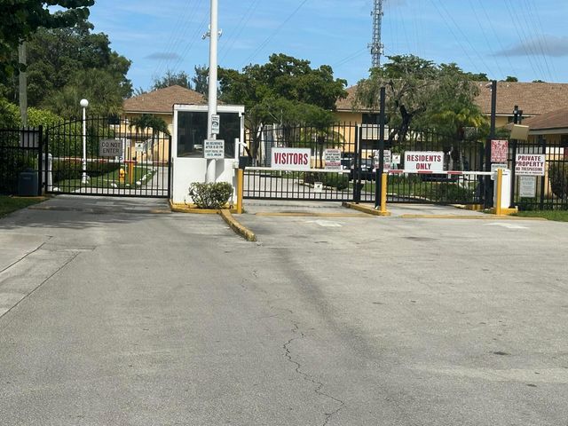 410 NW 214th Street 105, Miami Gardens, FL 33169