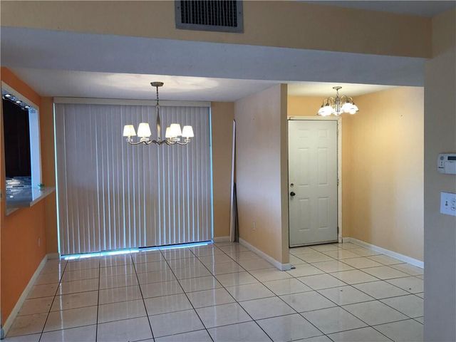 410 NW 214th Street 105, Miami Gardens, FL 33169