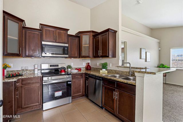 832 NENA SHAPLEIGH, Socorro, TX 79927