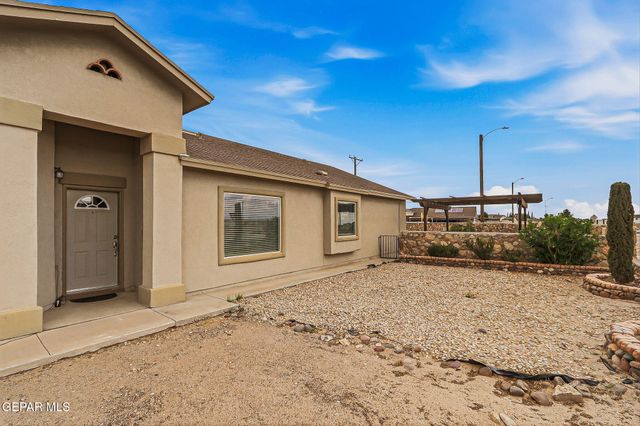 832 NENA SHAPLEIGH, Socorro, TX 79927