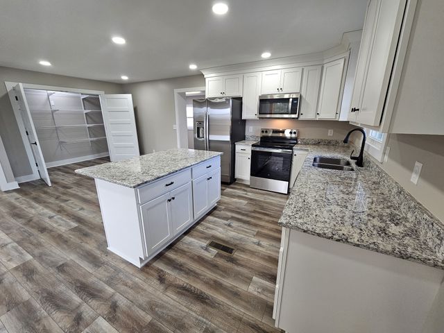 742 Laws Rd, Mcminnville, TN 37110