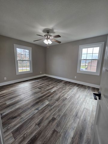 742 Laws Rd, Mcminnville, TN 37110