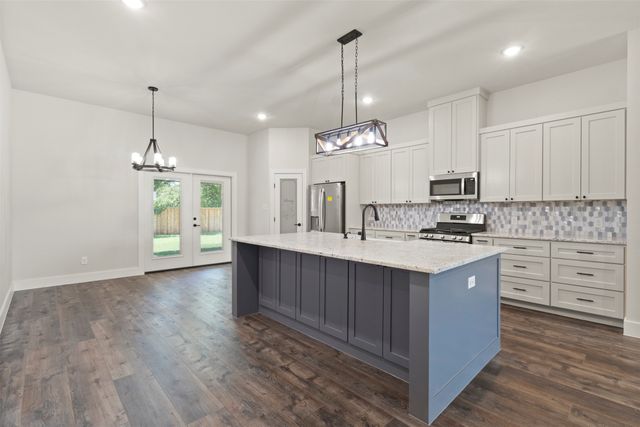 621 Oaklawn Drive, River Oaks, TX 76114