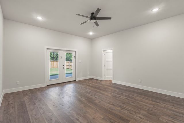 621 Oaklawn Drive, River Oaks, TX 76114
