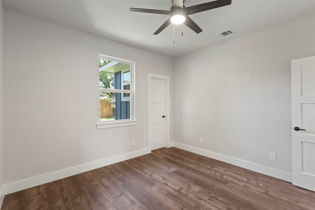 621 Oaklawn Drive, River Oaks, TX 76114