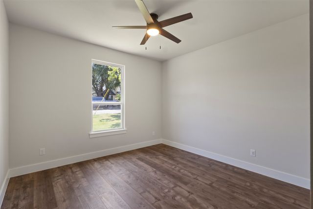 621 Oaklawn Drive, River Oaks, TX 76114