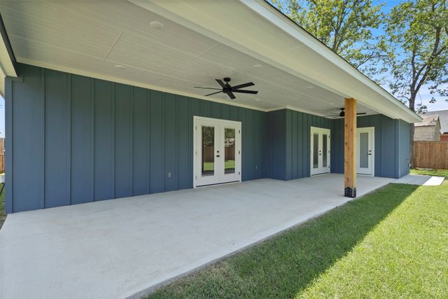 621 Oaklawn Drive, River Oaks, TX 76114