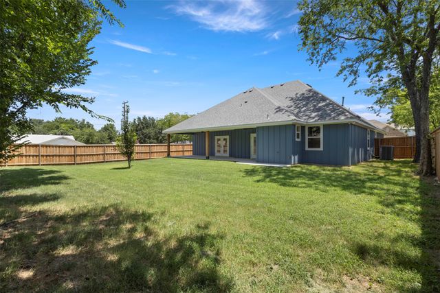 621 Oaklawn Drive, River Oaks, TX 76114