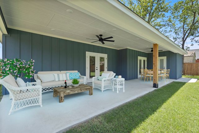 621 Oaklawn Drive, River Oaks, TX 76114