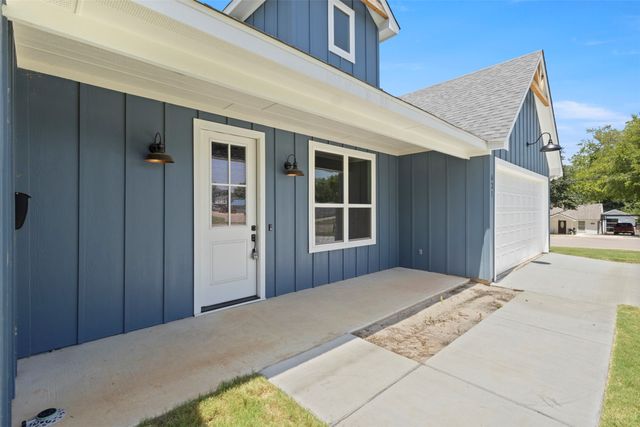 621 Oaklawn Drive, River Oaks, TX 76114