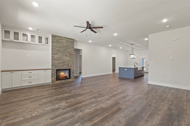 621 Oaklawn Drive, River Oaks, TX 76114